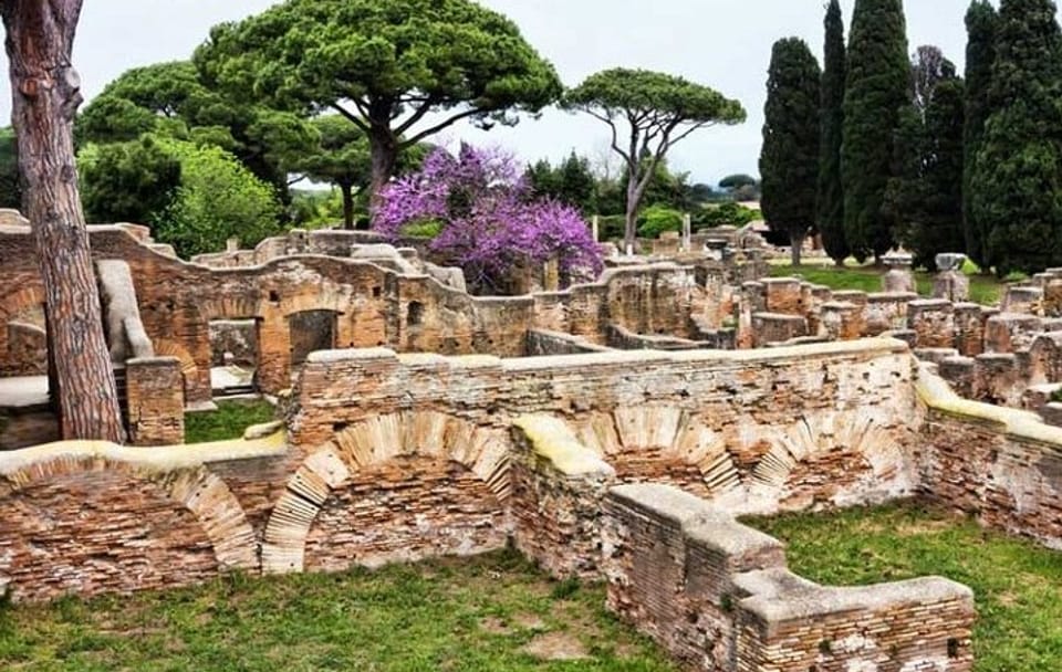 Bus Tour from Rome to the Ancient Ruins of Ostia Antica