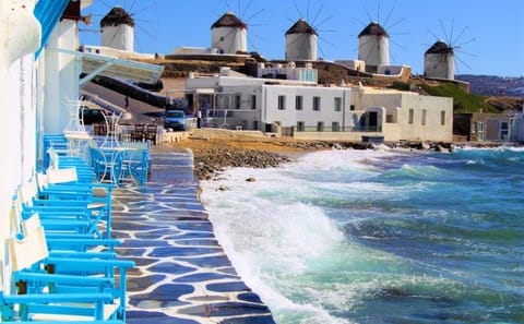 Cyclades Island Hopping Tour: Mykonos, Sifnos & Paros