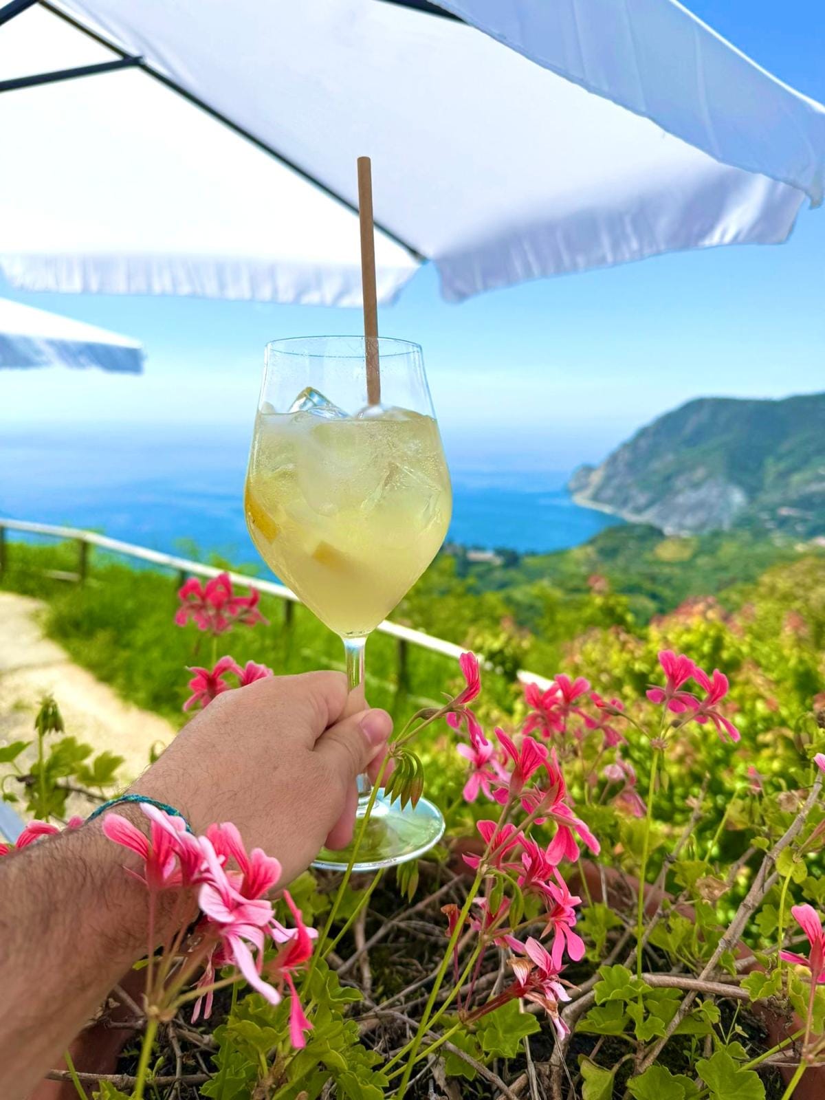 Limoncino Spriz, with a sea-view backround