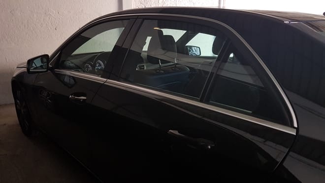 Private Night transfer from the Fiumicinio airport to Rome photo 2