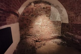 Hidden Medieval Gems of Cathedral Island Private Tour