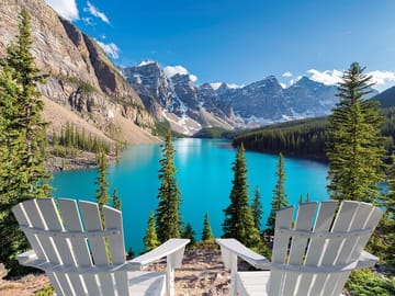 Moraine Lake: You will fall in love with this scenery in a second