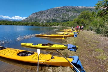 Kayaking in Machonico lakes on the Siete Lagos trail
