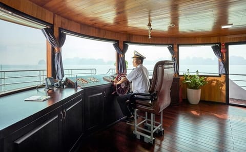 Dragon Bay Cruise – Luxury 2 Days Cruise to Halong Bay from Hanoi
