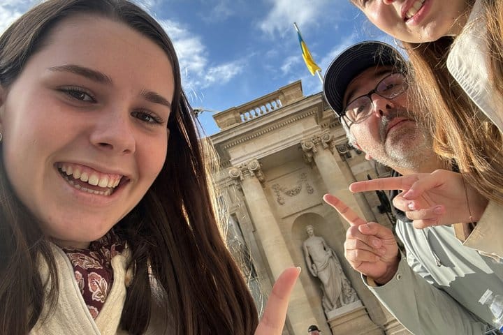 Bordeaux Old Town Exploration Game and Private Tour 2