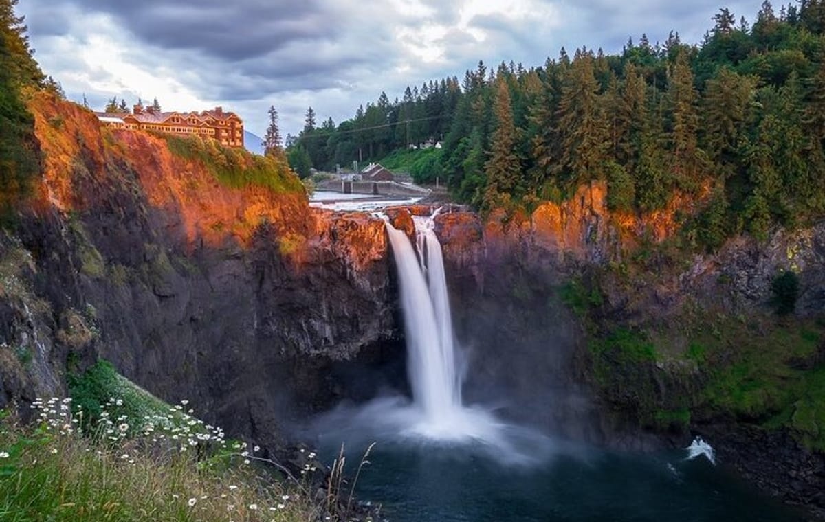 Full Day Seattle’s W2 Tour – Wineries and Waterfalls