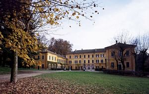 Wine Tasting and Winery Tour of Oltrepò Pavese tradition