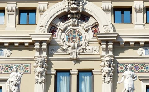 Guided Walking Tour of Historic Monaco: Palace to Casino Square