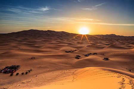 Abu Dhabi Morning Desert Safari with Sandboarding