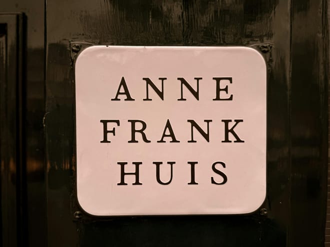Anne Frank House Private Tour (with official guide and tickets included) 4