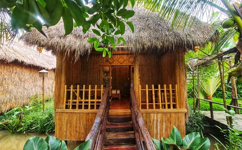 Two-Day Boat Tour of Can Tho and Lung Ngoc Hoang Reserve