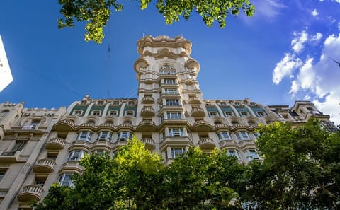 Buenos Aires City Tour with Guided Insights and Lunch