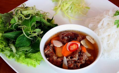 Hanoi Street Food Walking Tour: Taste 8 Local Dishes
