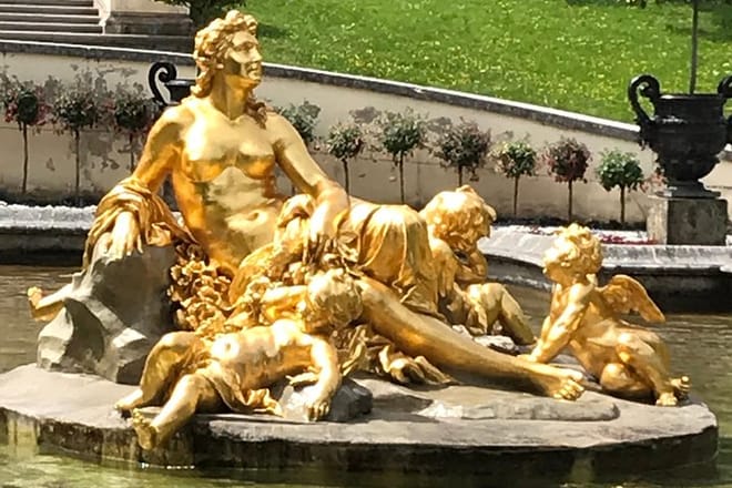 VIP Daytrip Neuschwanstein, Linderhof and Grotto from Munich  5