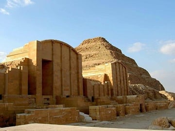 VIP Private Tour Giza Pyramids Saqqara Memphis All Inclusive