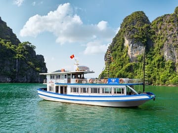 Halong bay day boat