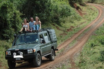 4 Days Aberdare and Samburu Safari on 4×4 Land Cruiser Jeep