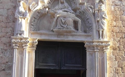 Dubrovnik Panorama Boat Tour with Franciscan Monastery Visit