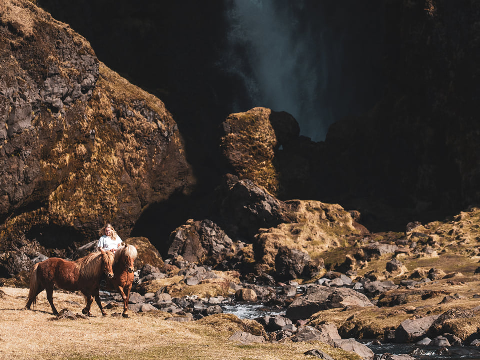 Írafoss Waterfall Tour — Hestar og Fjöll