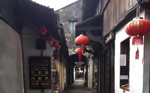 Zhouzhuang Water Village Tour with Gondola Cruise from Shanghai