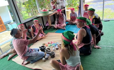 Phuket: Thai Cooking Class with Market Tour