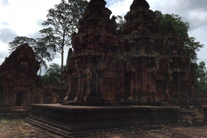 Private One Day Exploration at Thousands of Linga, Kbal Spean and Lady Temple 8