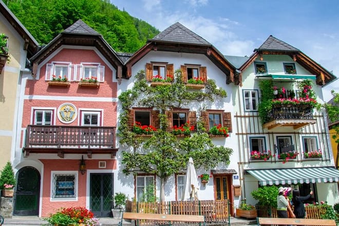 Ancient Treasures in Hallstatt: Exploration Game and Tour 4