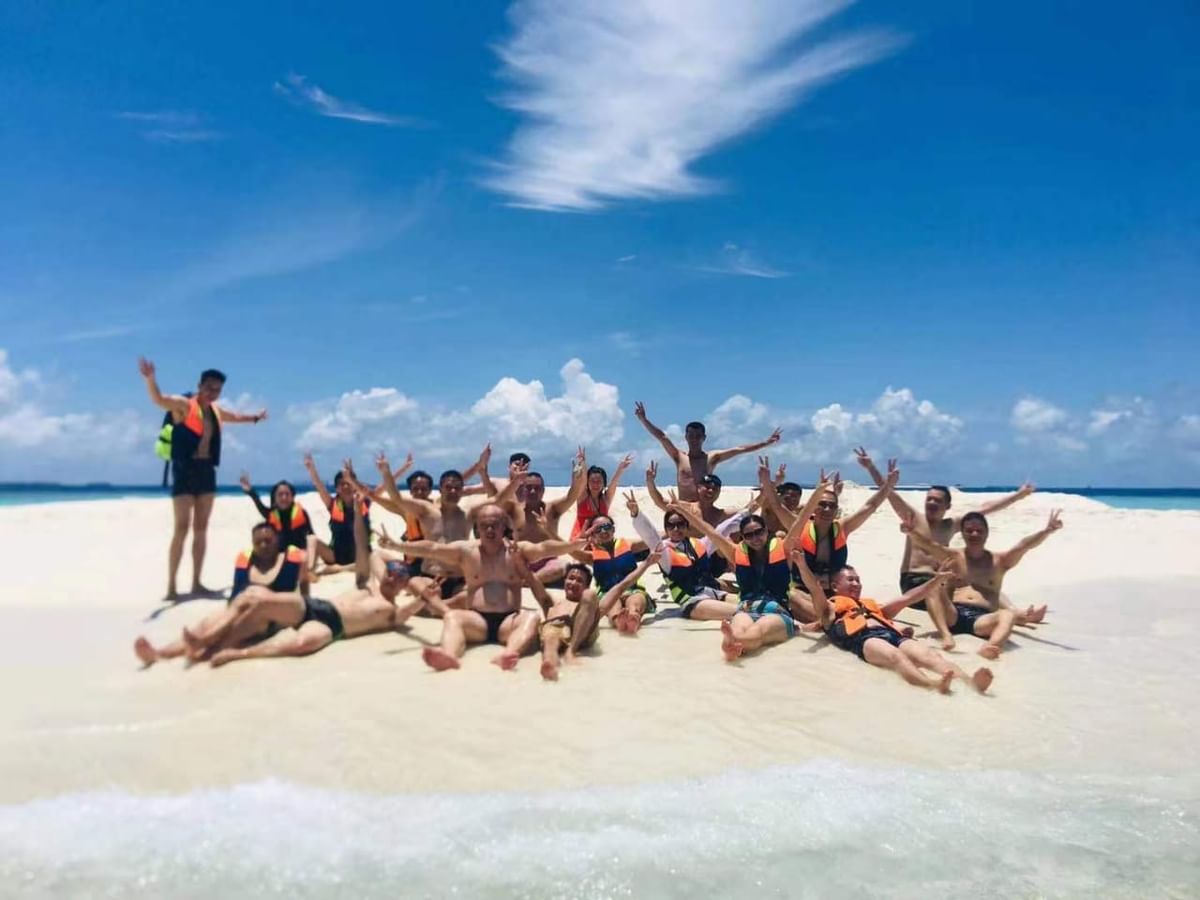 Maldives Dolphin Cruise, Sandbank Adventure & Local Island Tour