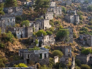Fethiye Day Tour: Babadağ Cable Car, Kayaköy & Amynthas