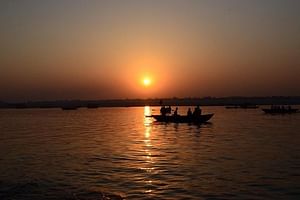 Afternoon tour of Varanasi with Boat ride over Ganges & Dinner on a tuk-tuk 