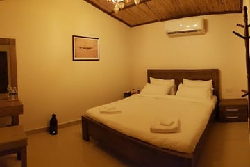 Overnight Desert Safari Experience with Private Cabin Stay in Dubai