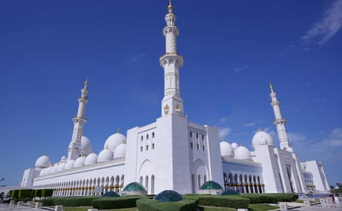 Private Guided Tour of Sheikh Zayed Mosque in Abu Dhabi