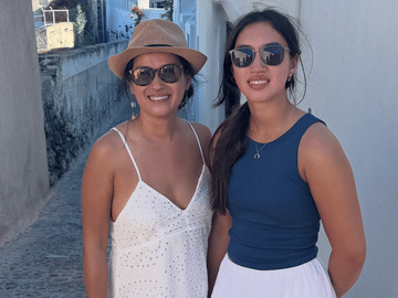 Private 5-Hour Tour of Santorini's Highlights with Local Guide