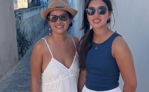Private 5-Hour Tour of Santorini's Highlights with Local Guide