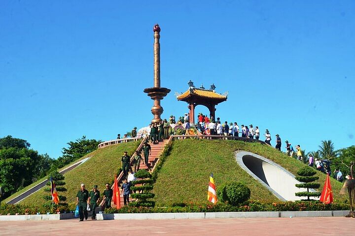 Quang Tri & Hue Historical Tour: Discover the DMZ and Imperial Citadel