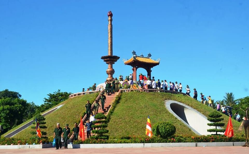 Quang Tri and Hue Cultural Tour from Quang Binh