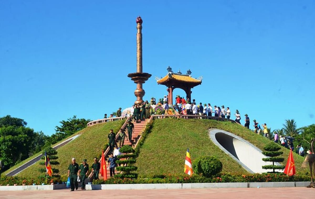 Quang Tri and Hue Guide Tour From Quang Binh