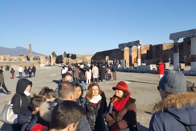 Group Excursion to Sorrento-Positano-Pompeii (8 hours)	 9