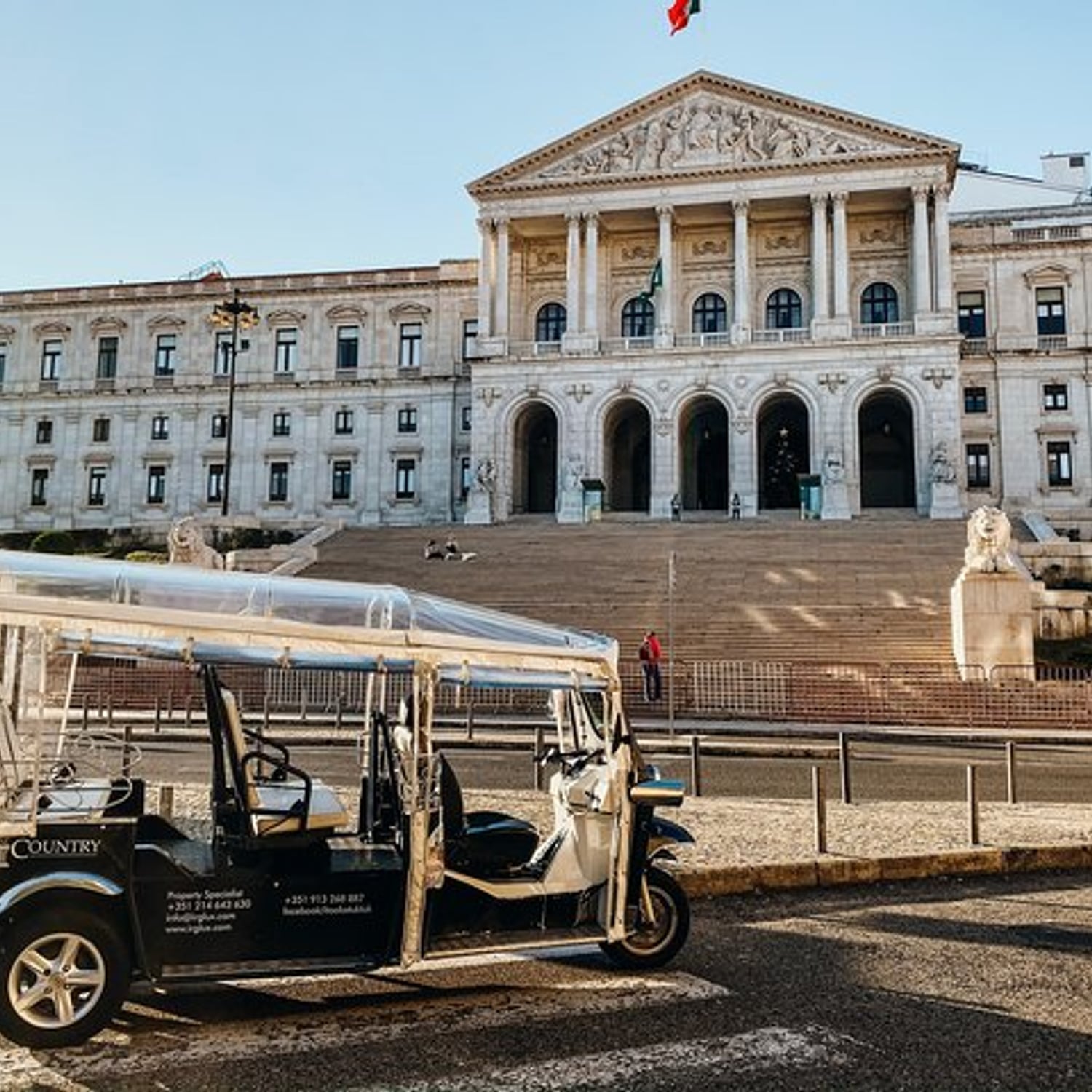 1 Hour Tuk Tuk Tour of Chiado and Bairro Alto.