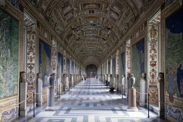 Private Cultural Walking Tour of Vatican City with Pickup