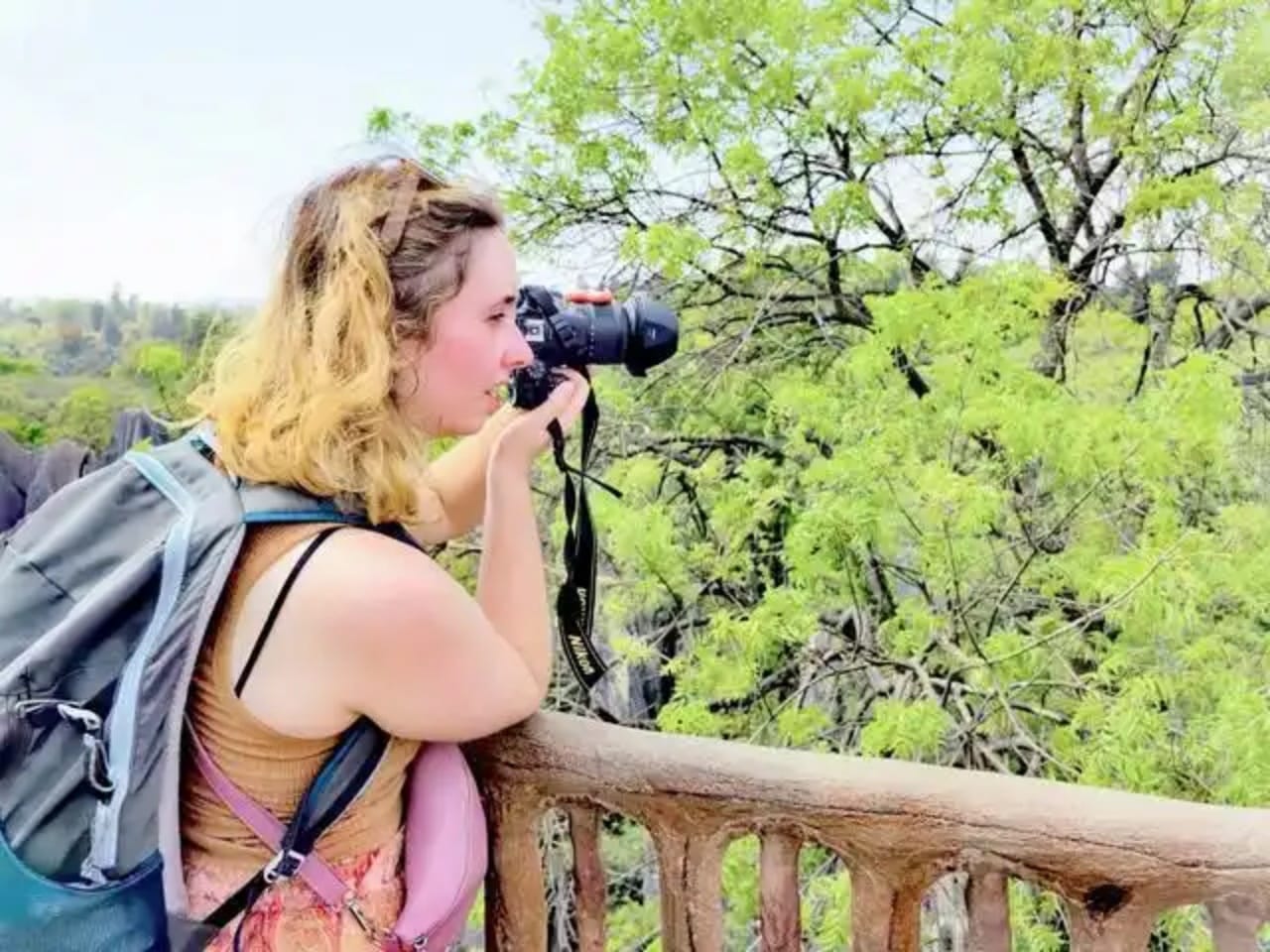 Foreign tourists are taking pictures