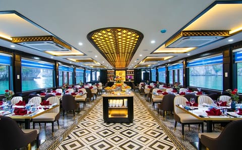 Luxury 1-Day La Casta Cruise Tour in Halong Bay, Vietnam
