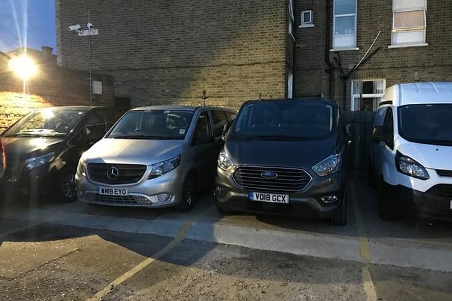 Heathrow Airport Private Transfers to/from London (Postcode SW1 to SW4) 8