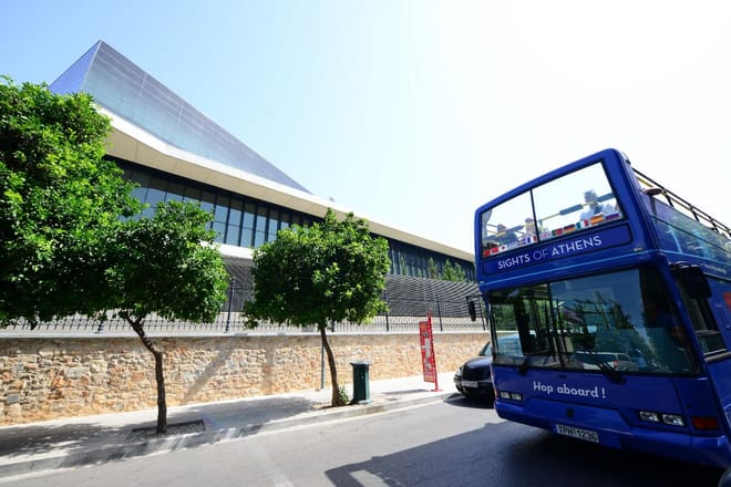 Hop On - Hop Off Bus: A Classic Tour of Athens, Piraeus and Neighboring Beaches 5