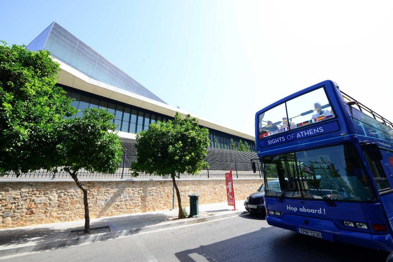 Hop On - Hop Off Bus: A Classic Tour of Athens, Piraeus and Neighboring Beaches 5
