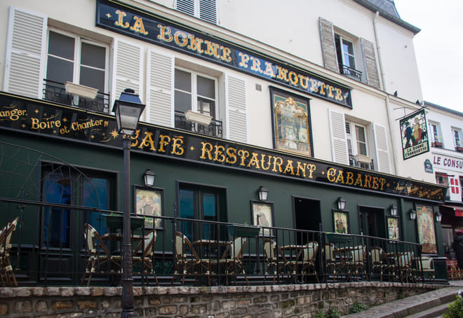 Guided Tour of Montmartre with Dinner and Traditional Cabaret 2