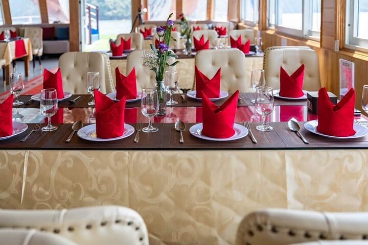 Dragon King Cruise Luxury Day Tour in Halo