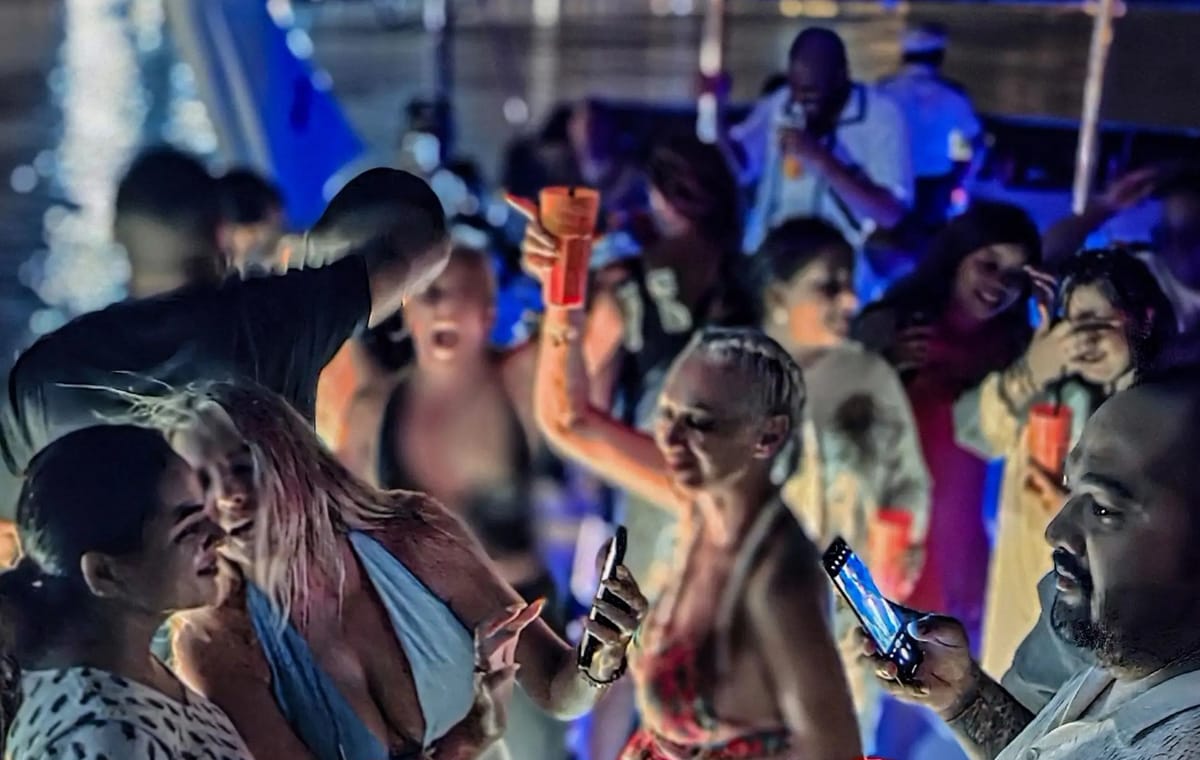 Dubai : Super Yacht Party Unlock Dubai’s Hottest Nightlife: Exclusive 21+