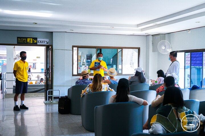 One-Way Departure Transfer from Phi Phi Island (Speedboat) to Phuket Airport