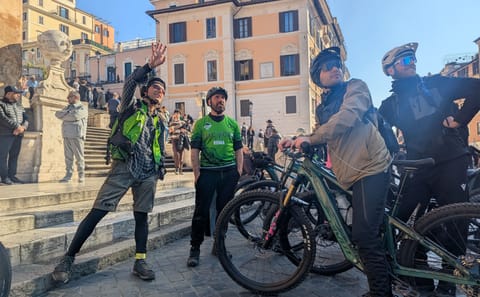 Rome E-Bike Tour with Food Tasting at Testaccio Market